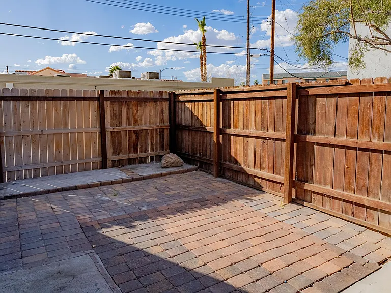 720 Aster Ln — Photo 6