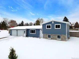 9488 Brookway Ct, Goodrich, MI 48438