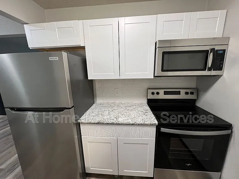 1242 E Cherry St #304 — Photo 5