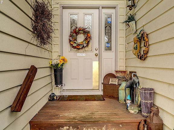 2nd image of 8803 NE 28th Pl