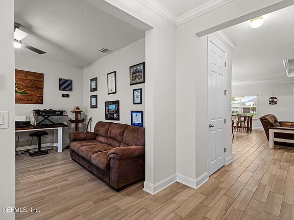 5th image of 174 VIVIAN JAMES Drive