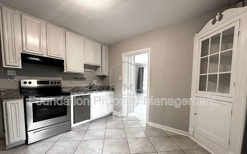 2 bed, 1.0 bath, 864 sqft, $1,100 — Photo 4