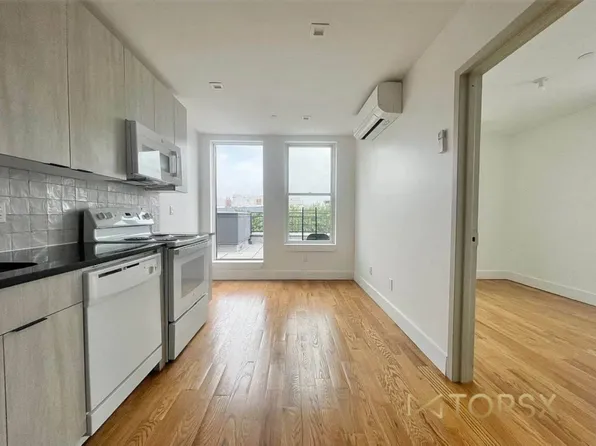 1068 Putnam Avenue image 2 of 6