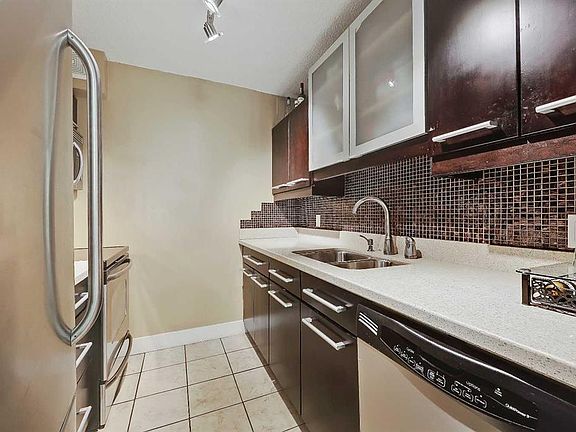5th image of 718 S 12th Ave SW #708