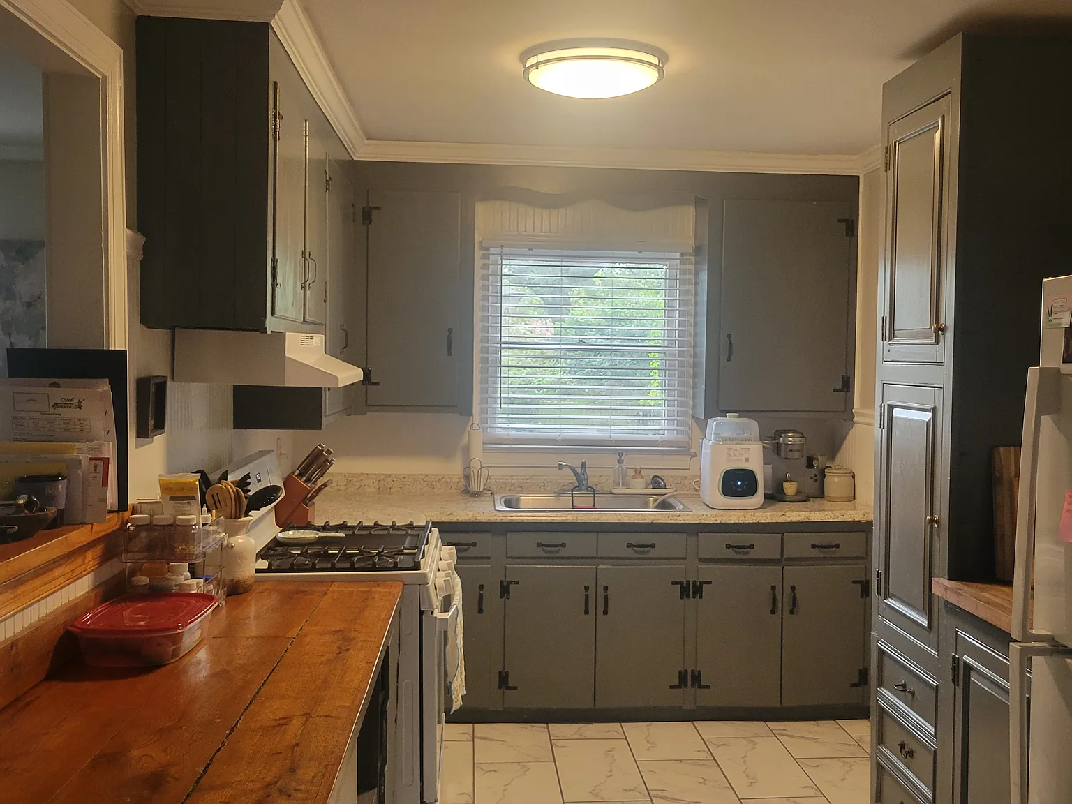 3 bed, 948 sqft, $2,400 — Photo 3