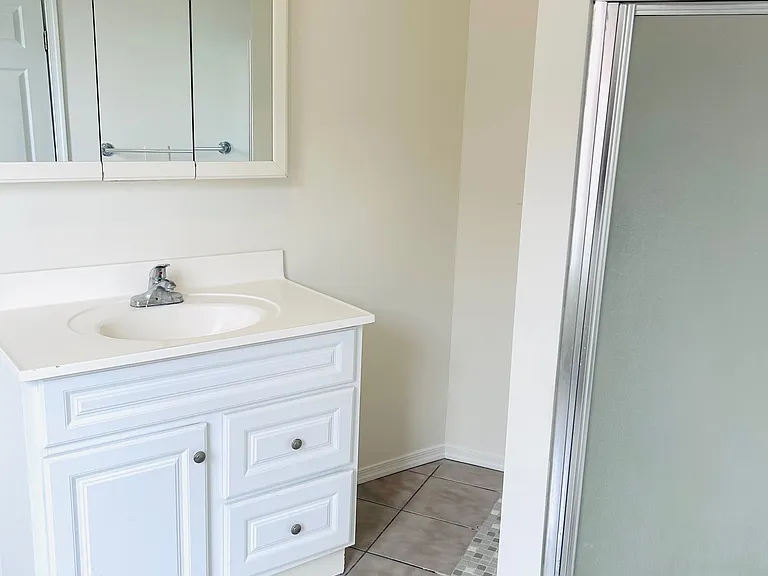 389 E Hector St — Photo 6