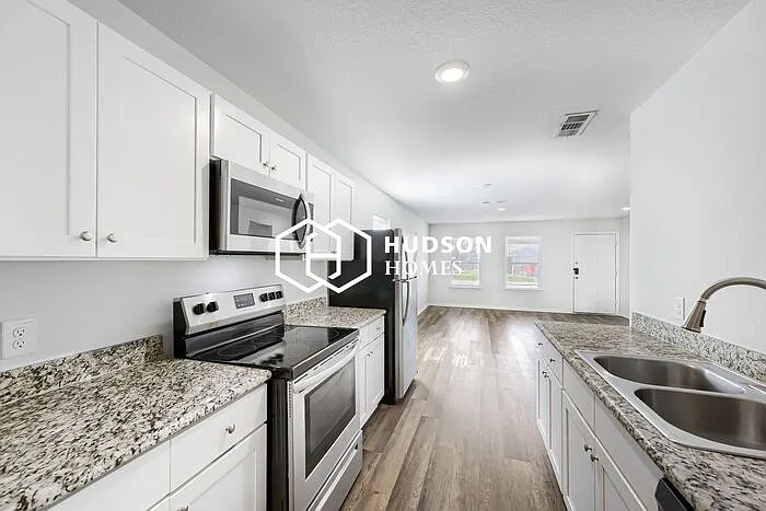 5913 Montague St — Photo 6