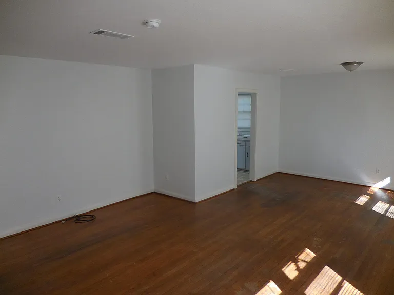 2218 W Jackson St — Photo 11