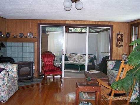 59 Pine Bluff Family room