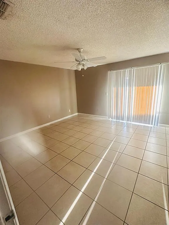 2 bed, 2.0 bath, 1073 sqft, $1,500 — Photo 2