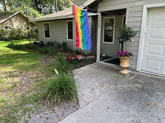3rd image of 5004 NW 27th Dr