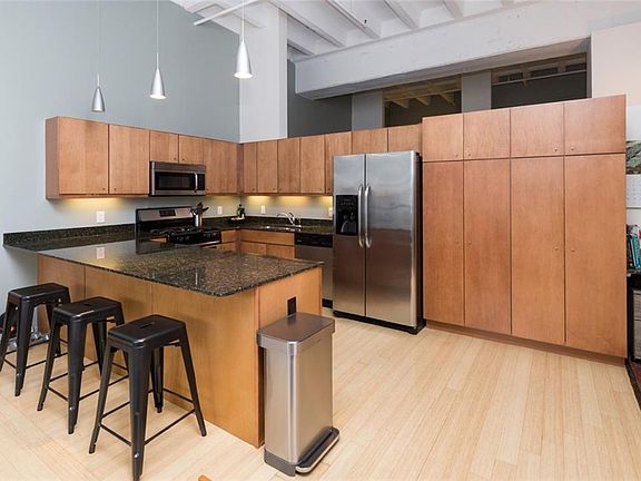 5th image of 111 10th St Unit 214