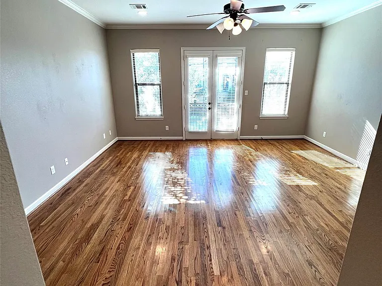 1818 Edwards St — Photo 23