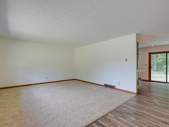 5th image of 1233 Vinewood Dr