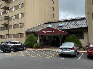 102 Putter Dr #516, Wallingford, CT 06492