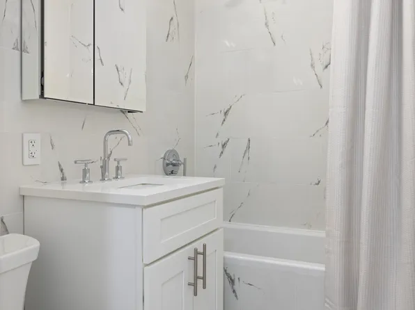400 Central Park West 8W image 7 of 8