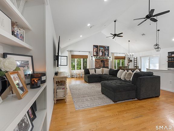 5th image of 2050 Poquonock Avenue