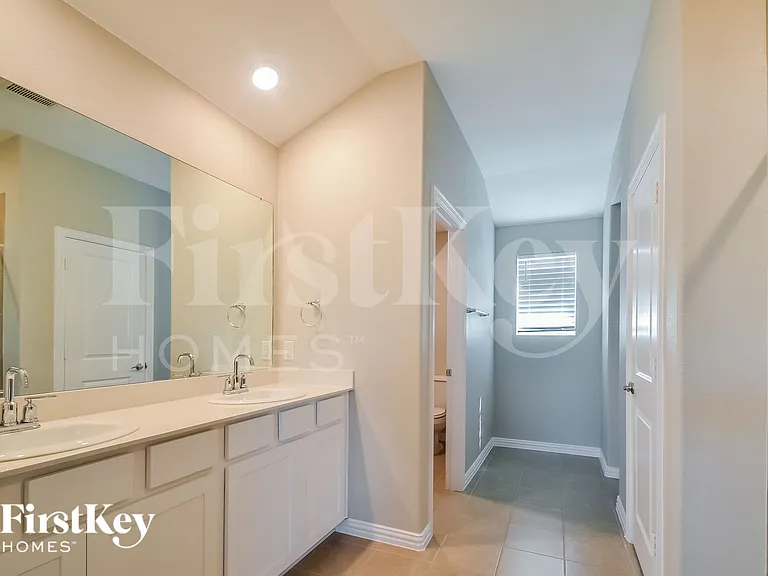 223 Rosewood Dr — Photo 8