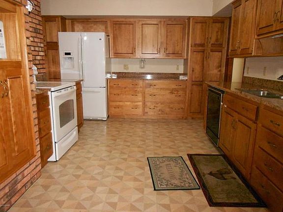 4th image of 22866 Sunset Dr