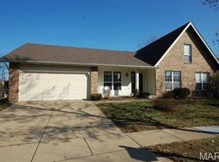 2356 Gross Point Ln, Ballwin, MO 63011