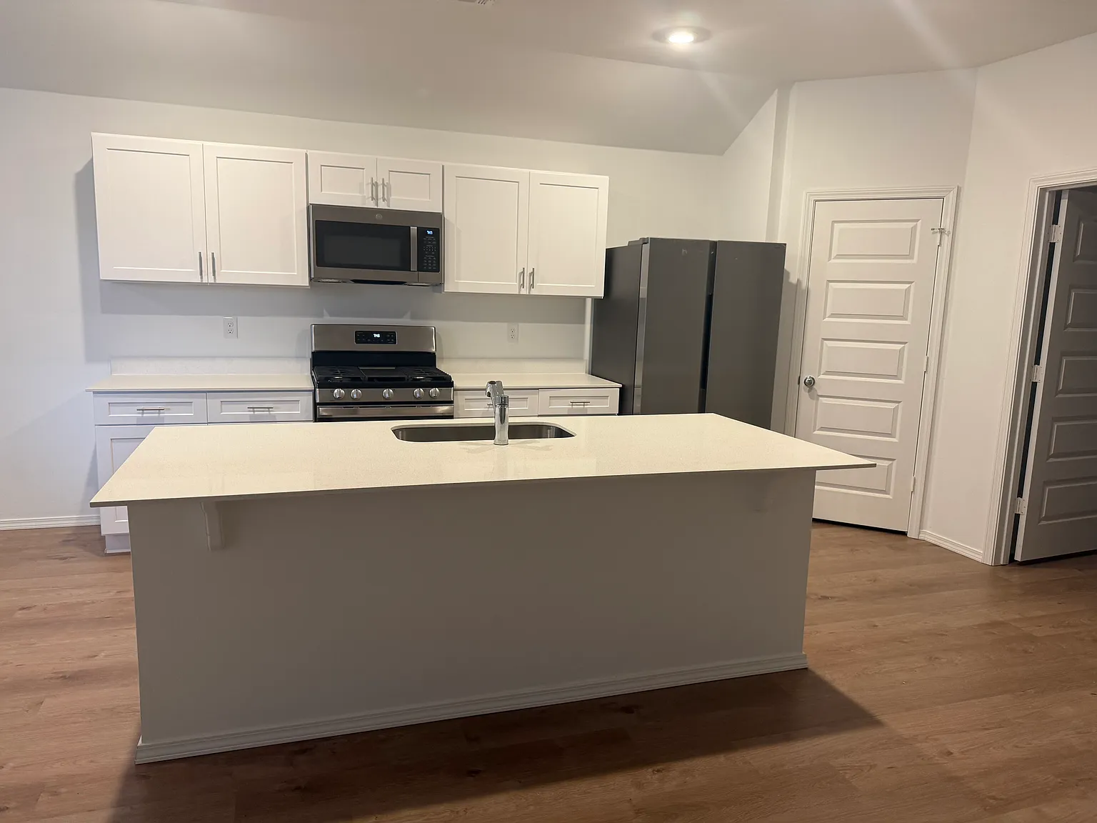 4 bed, 1613 sqft, $2,250 — Photo 3