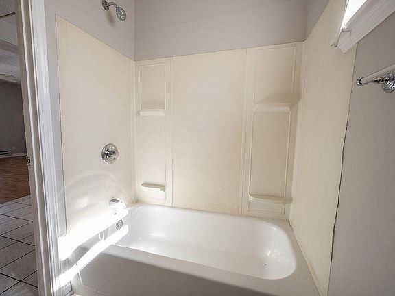 2nd image of 1531 S Talbott St APT 14