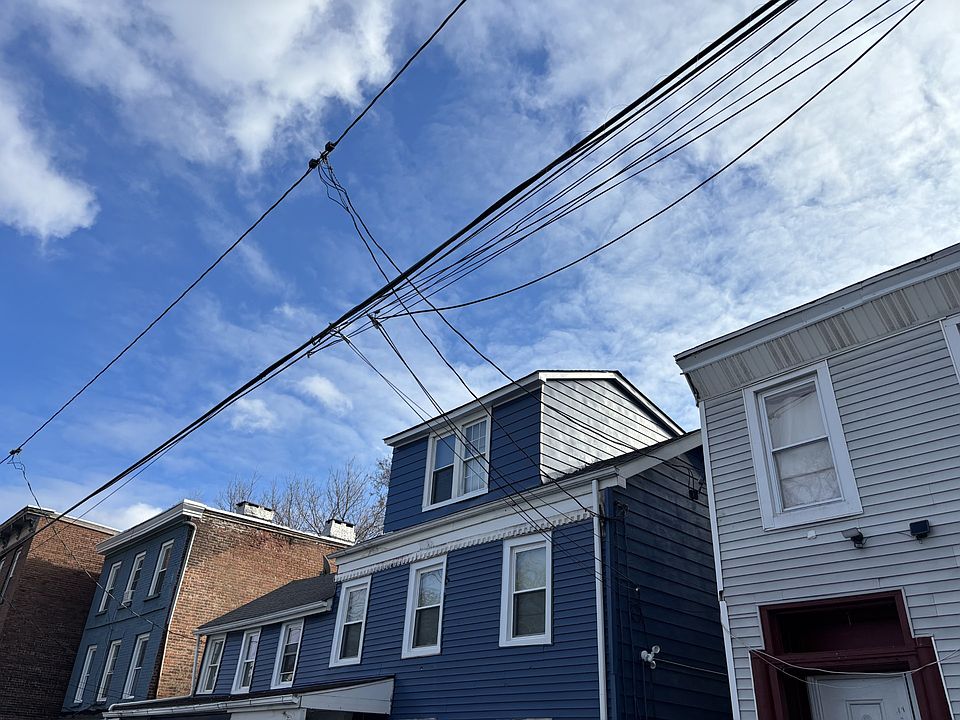 1st image of 125 W Parmenter St Floor 2