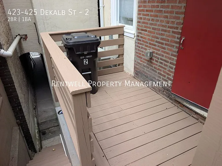 423-425 Dekalb St #2 — Photo 14