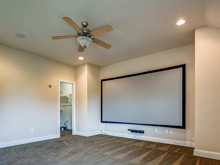 725 Rembrandt Ct — Photo 28