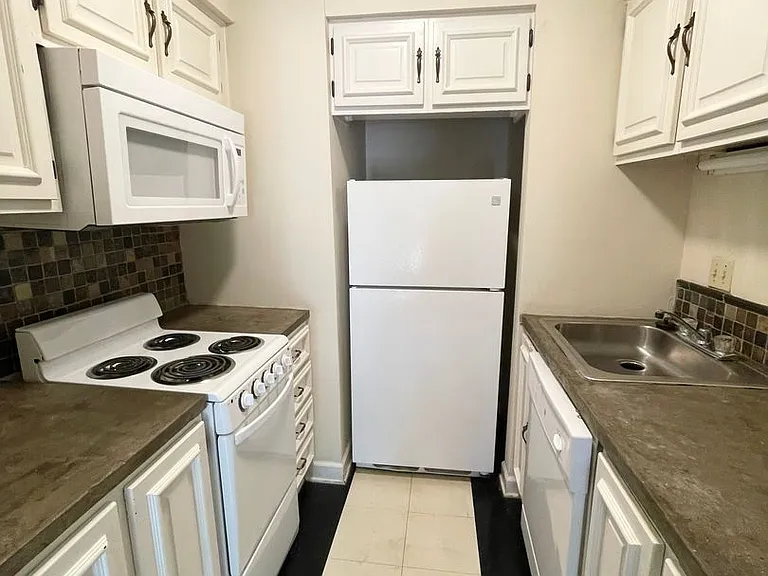 103D Lummus Dr — Photo 8