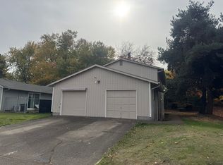 1692 Del Rio Ave SE, Albany, OR 97322