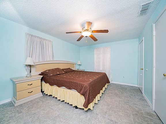 5th image of 2910 Evans St