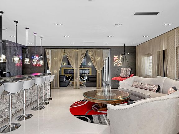 3rd image of 3021 Riomar Street