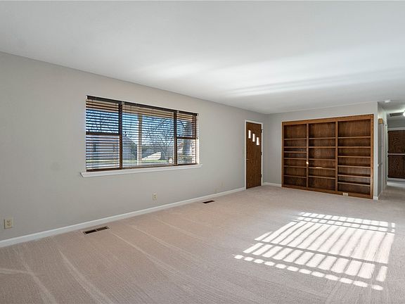 5th image of 8575 Haven Dr