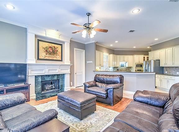 4th image of 224 Longmeadow Dr