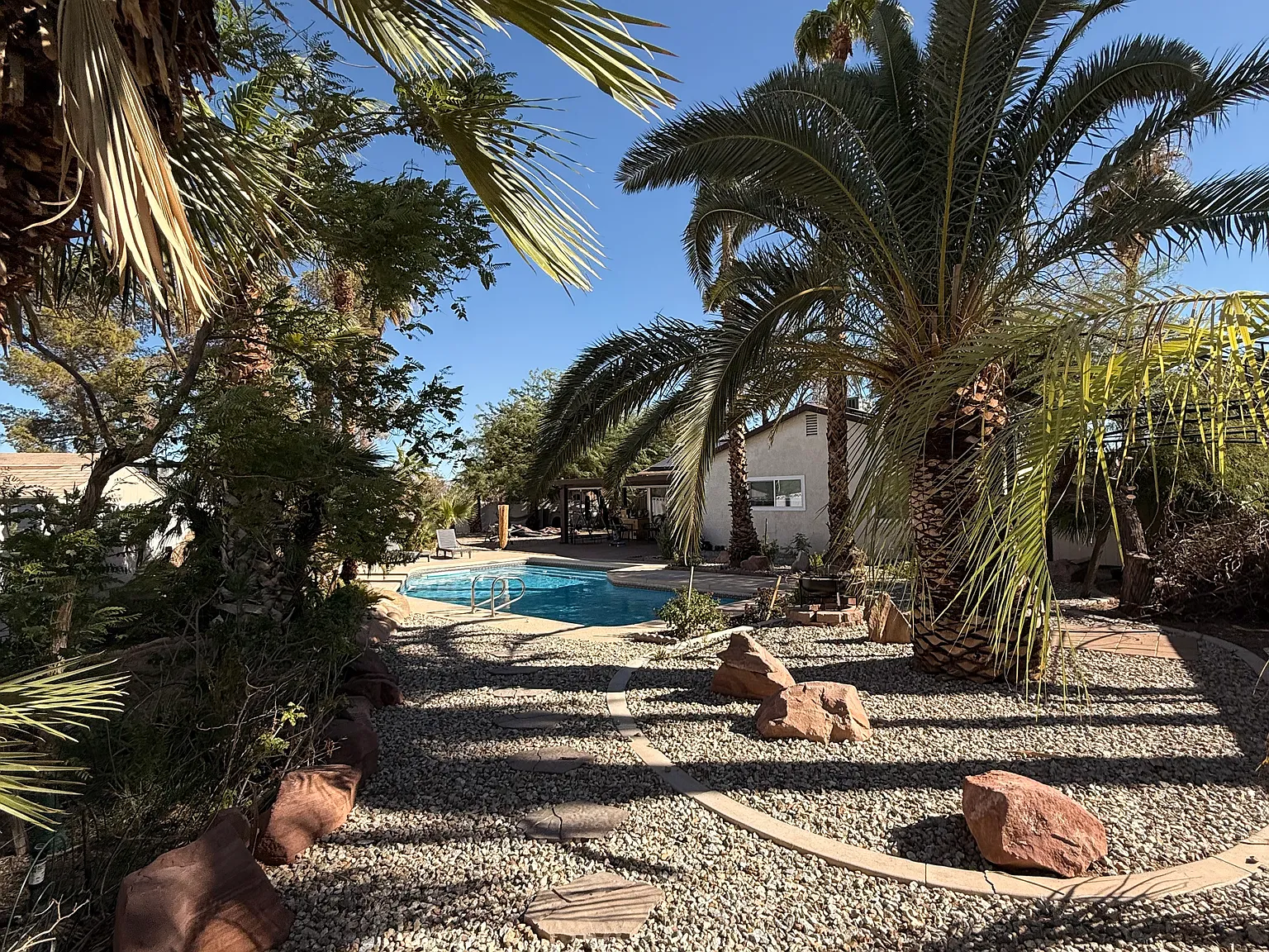 3 bed, 1199 sqft, $2,300 — Photo 4