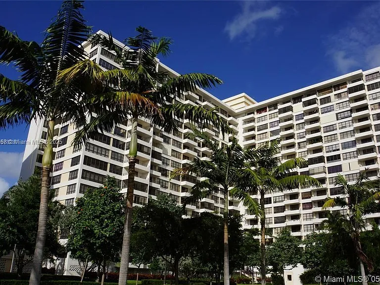500 Three Islands Blvd #308 — Photo 38