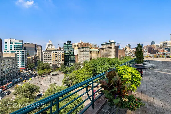 Rented by Compass | media 28