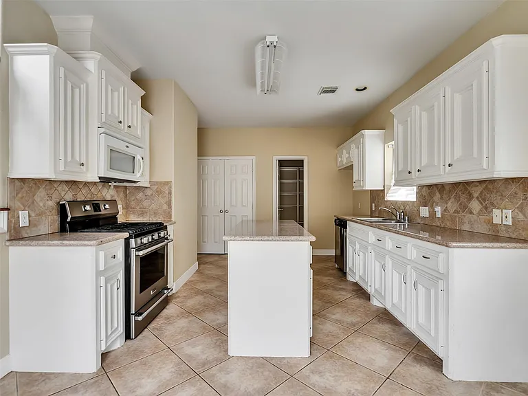 1803 Ripple Creek Dr — Photo 14