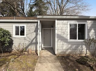 2718 SE 138th Ave APT 64, Portland, OR 97236