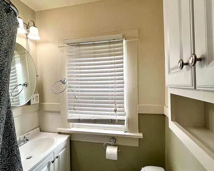 2322 Summit St #1 — Photo 10