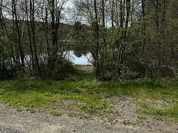 2nd image of 425 Crestmont Dr #425