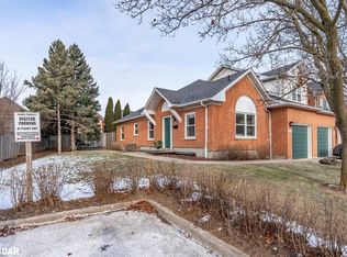 5659 Glen Erin Dr #23, Mississauga, ON L5M5P2