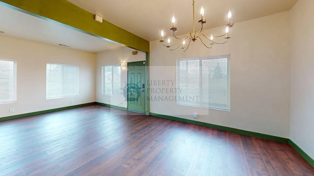 2 bed, 1014 sqft, $1,995 — Photo 2