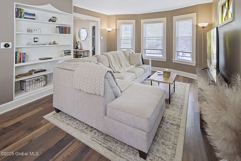 5th image of 1051 Keyes Avenue