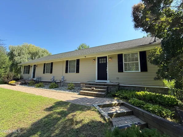 23 Dunsbach, Halfmoon, NY 12065