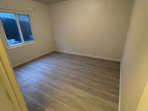 5th image of 1315 Harbor St #5