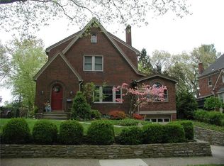 209 Longuevue Dr, Mt Lebanon, PA 15228