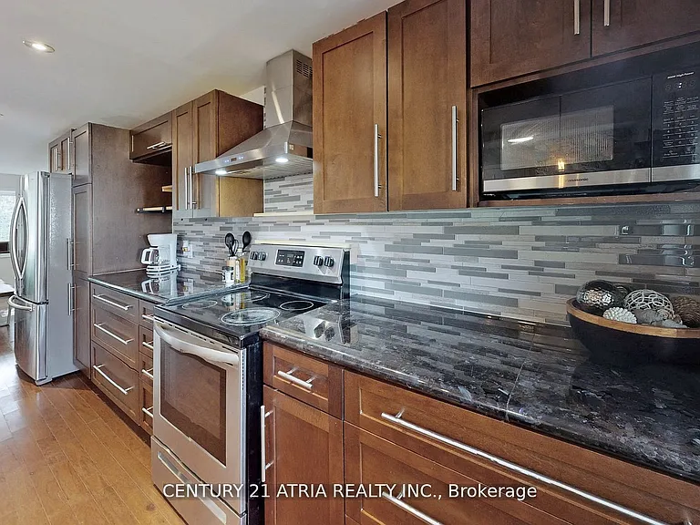 175 Riveredge Dr — Photo 9
