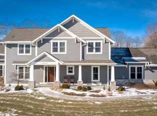 W275N4047 Ishnala Trl, Pewaukee, WI 53072